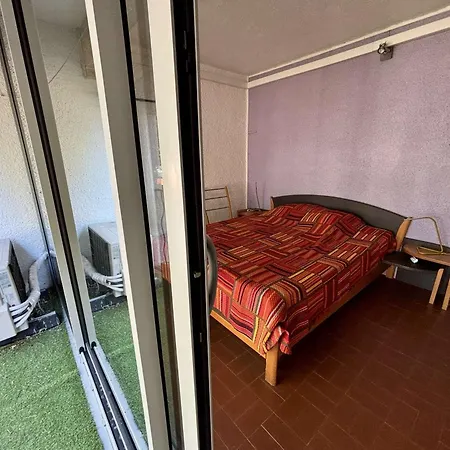 3 Pieces Avec Piscine, Balcon Et 6 Couchages, A 200m De La - - Fr-1-225-724 *